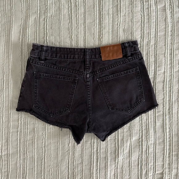 Billabong women’s black jeans shorts - Picture 4 of 7